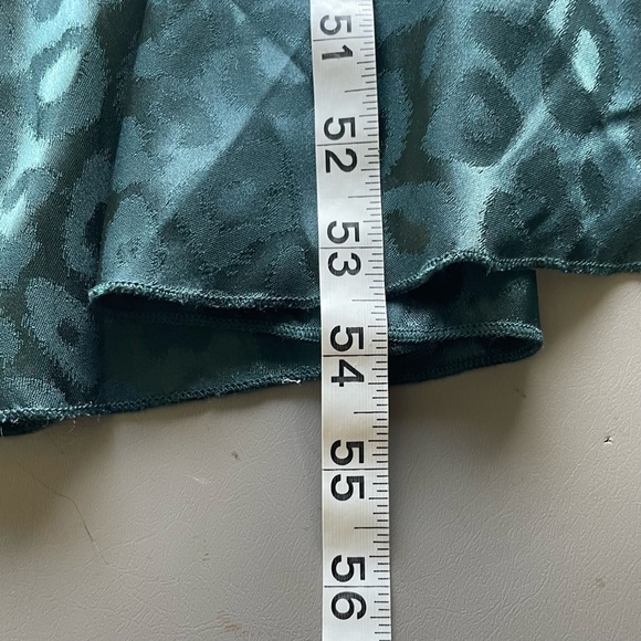 : Simplee Apparel Rap Dress - V-Neck, Long Sleeve, High/Low Hem - Jeweled Green - Picture 14 of 14